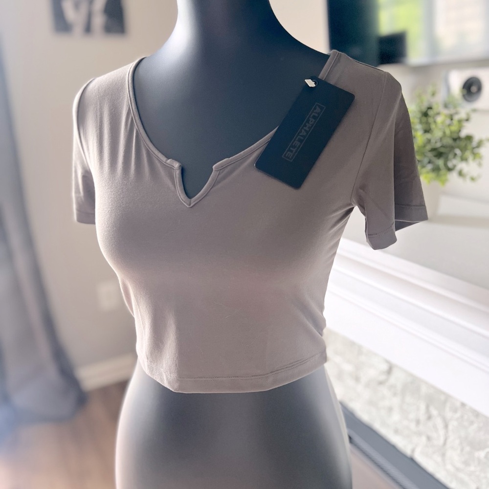 ALPHALETE Crop Tee